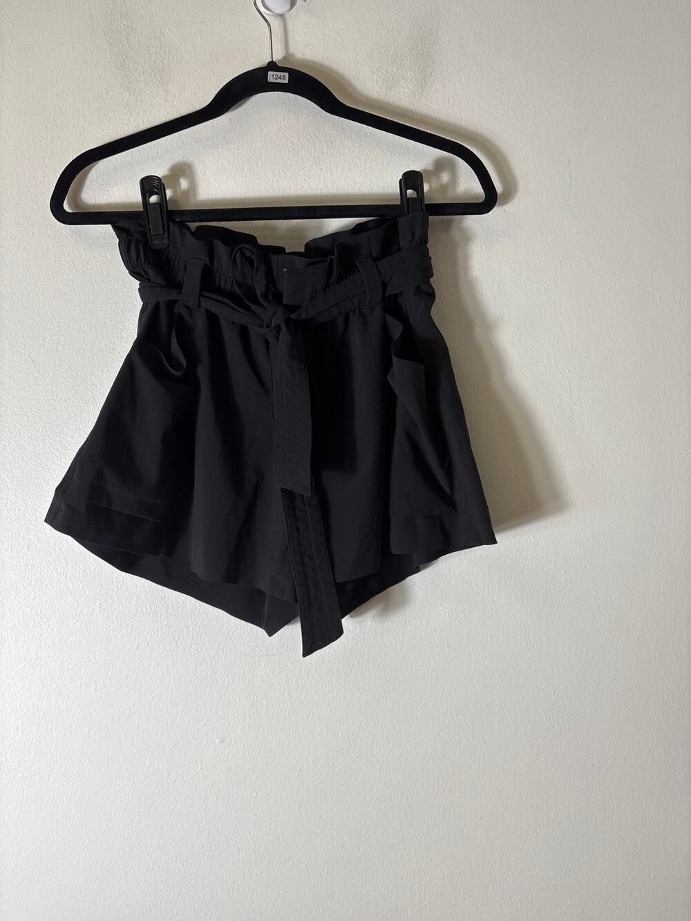 Athleta Black Tie Waist Athleisure Shorts Sz 4